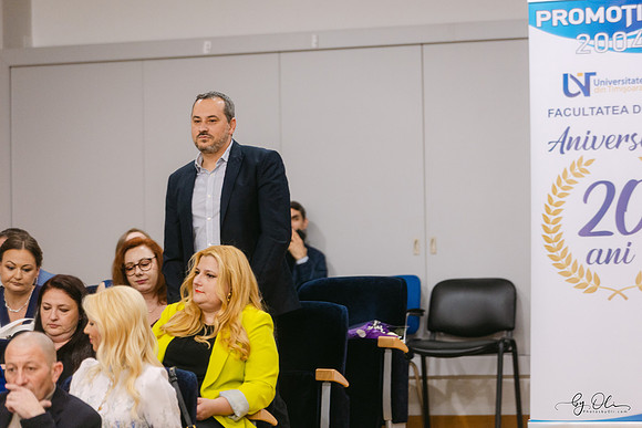 ABS18563