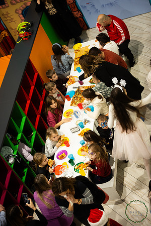 2023-12-18_183